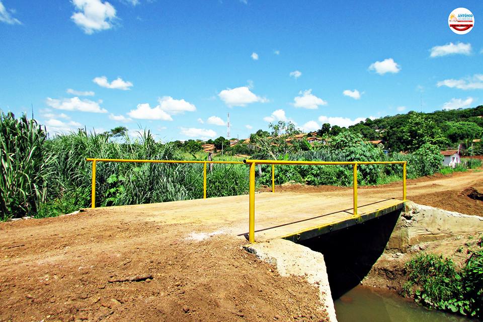 Construção de Duas Pontes