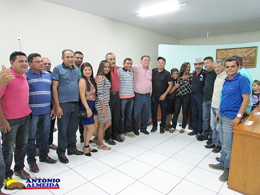 Reunião com o Deputado Estadual Rubem Martins na Câmara Municipal de Antônio Almeida.