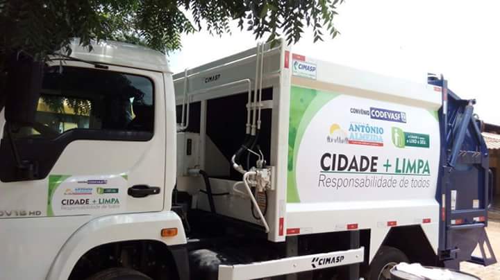 Prefeitura Adquiri Carro Compactador de Lixo.